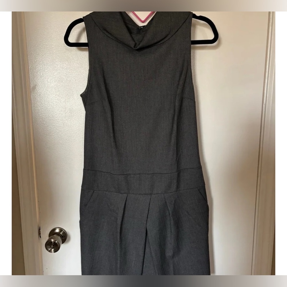 | United Colors of  BENETTON | Elegant Gray Sleeveless Dress
